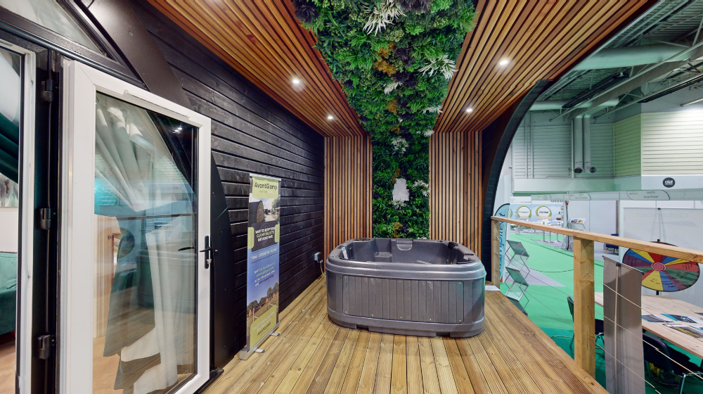 Glamping Pod Veranda and Hot Tub